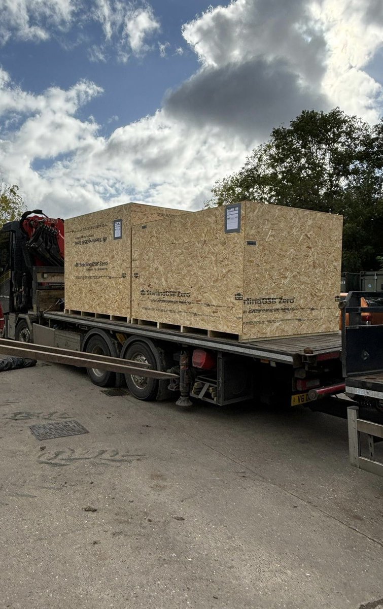 Tow hides on the way to the Orkney Islands, Scotland  🏔️