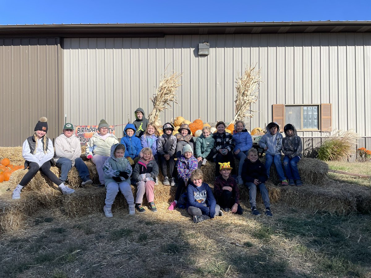 k_phillips28's tweet photo. Nothing beats a day at the pumpkin patch!! 🎃 https://t.co/P9QoimcRos