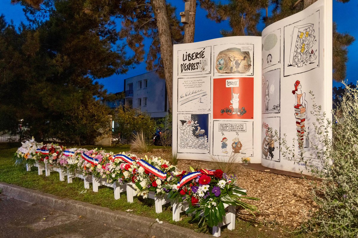 [HOMMAGE DES CONFLANAIS À SAMUEL PATY]

En ce 16 octobre 2024, quatre ans après l’assassinat de Samuel Paty, nous nous sommes rassemblés pour honorer sa mémoire et rappeler notre attachement à nos valeurs républicaines, en particulier à la liberté d’expression.