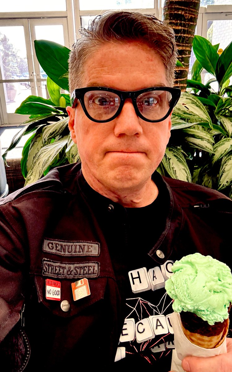 Jayson E. Street 💙 🤗💛 tweet media