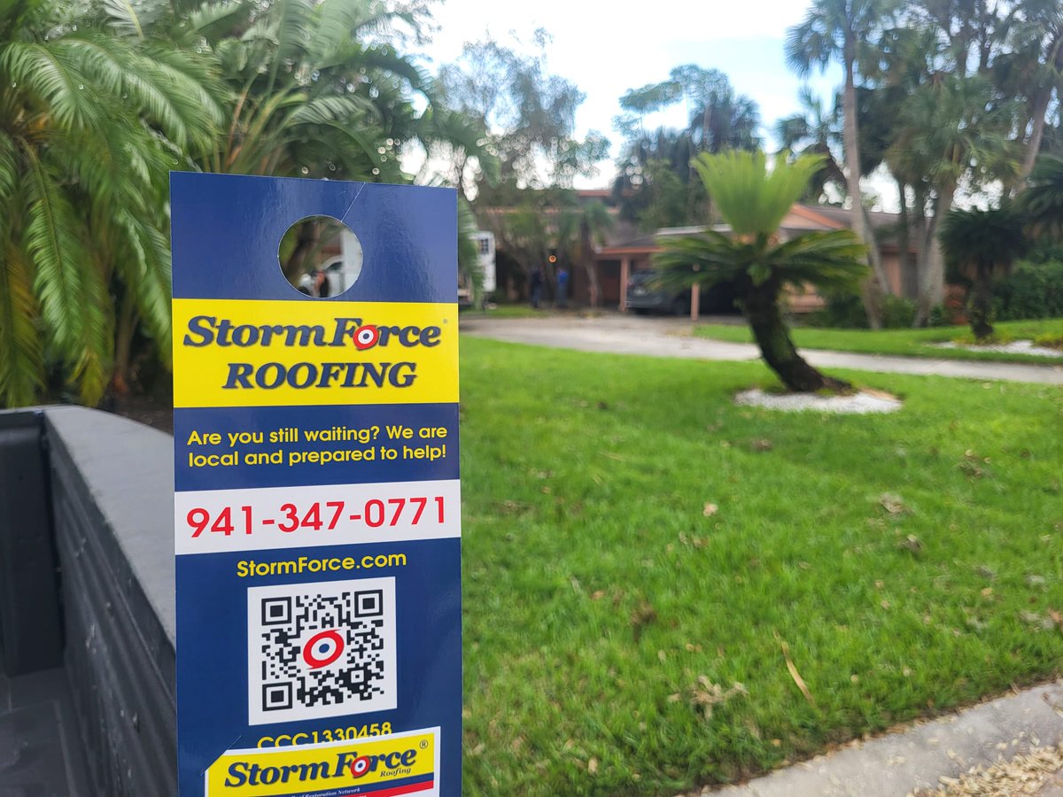 StormForceofJax's tweet image. Some of SWFL team is in Gulf Gate Estates, #Sarasota, helping those affected by Hurricane Milton. If Hurricane Milton impacted you, contact us for support! Together, we’ll rebuild! 💪
Port Charlotte Office: 941-541-1055
#SWFLStrong #HurricaneRelief #Roofing #Florida