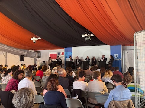 Conférence régionale des acteurs de la lutte contre la pauvreté: <a href="/FTravail_OCC/">France Travail Occitanie</a>  presente des dispositifs innovants 🏉et prometteurs📈et souligne l'importance de travailler ensemble et en équipe pour des solutions adaptées 🏆; débat sur les perspectives liées à la Loi plein emploi