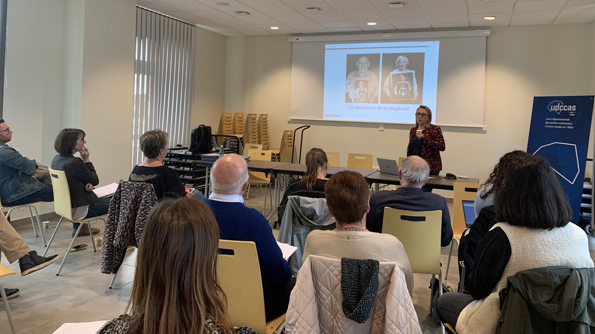 Udccas03's tweet photo. LâAG de lâ#UDCCAS de lâ#Allier sâest tenue hier Ă St Pourcain.
Au programme, pour nos 27 adhérents :
- Echange-mutualisation de pratiques & formations 2024-25 đ
- AM confĂ©rence thĂ©matique sur les clĂ©s du #BienVieillir avec @RFVAA @mutualite_fr đđŒ
#Prévention #CollTerr https://t.co/spptkBftHR