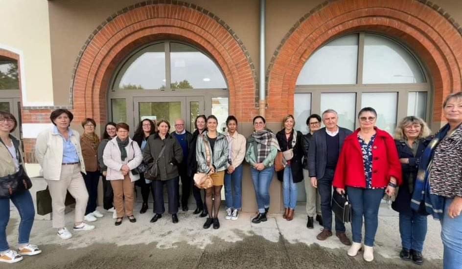 Udccas03's tweet photo. LâAG de lâ#UDCCAS de lâ#Allier sâest tenue hier Ă St Pourcain.
Au programme, pour nos 27 adhérents :
- Echange-mutualisation de pratiques & formations 2024-25 đ
- AM confĂ©rence thĂ©matique sur les clĂ©s du #BienVieillir avec @RFVAA @mutualite_fr đđŒ
#Prévention #CollTerr https://t.co/spptkBftHR