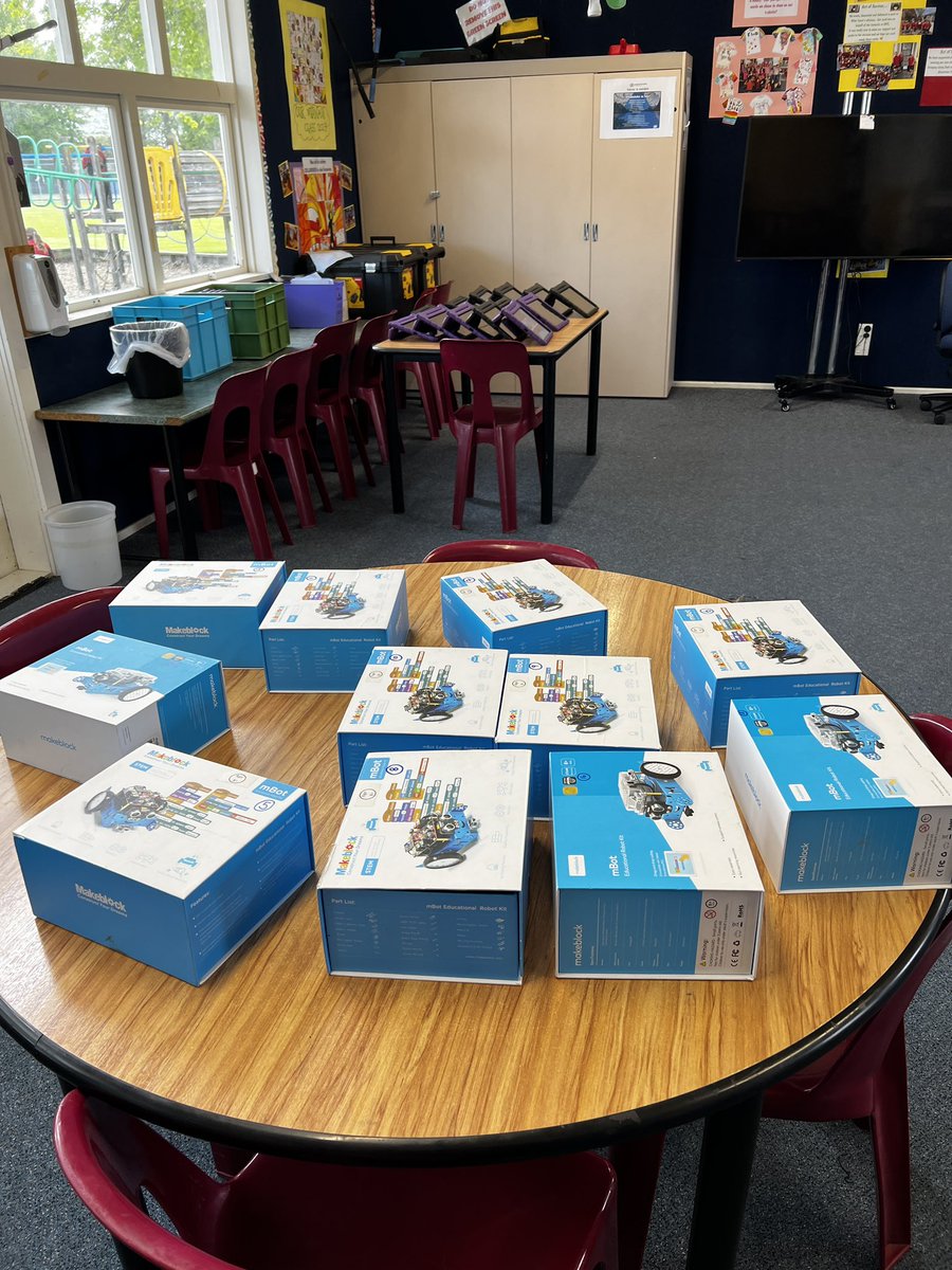 Looks like a bit of ‘hard fun’ for this class today…wandering past the window and saw all the iPads and mBots ready to go!