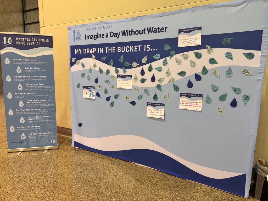 At #WEFTEC24, attendees added their drops to the <a href="/USWaterAlliance/">US Water Alliance</a>'s water wall. What's your drop in the bucket? Find more ways to get involved: ow.ly/sFaE50TN31g 

#ImagineADayWithoutWater #WatersWorthIt