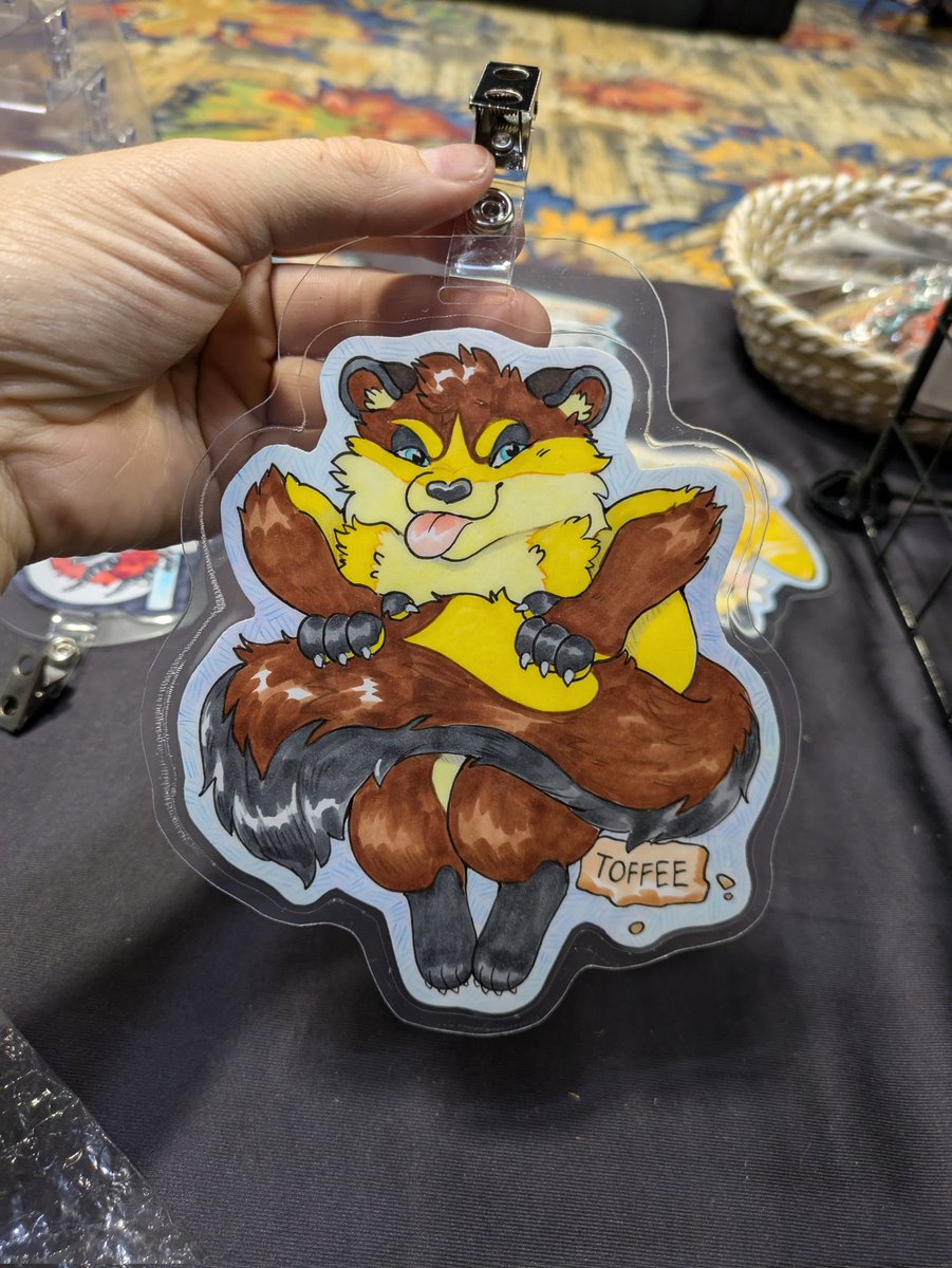 Wooperworks's tweet photo. (2/2) The rest of them. 8 badges a night is probably my limit 😂
#BLFC #BLFC2024 #BLFC24 #furrycon #furcon #conbadges #furryart #furrycommission #traditionalart #wooperworks https://t.co/fJxlz4LxQB