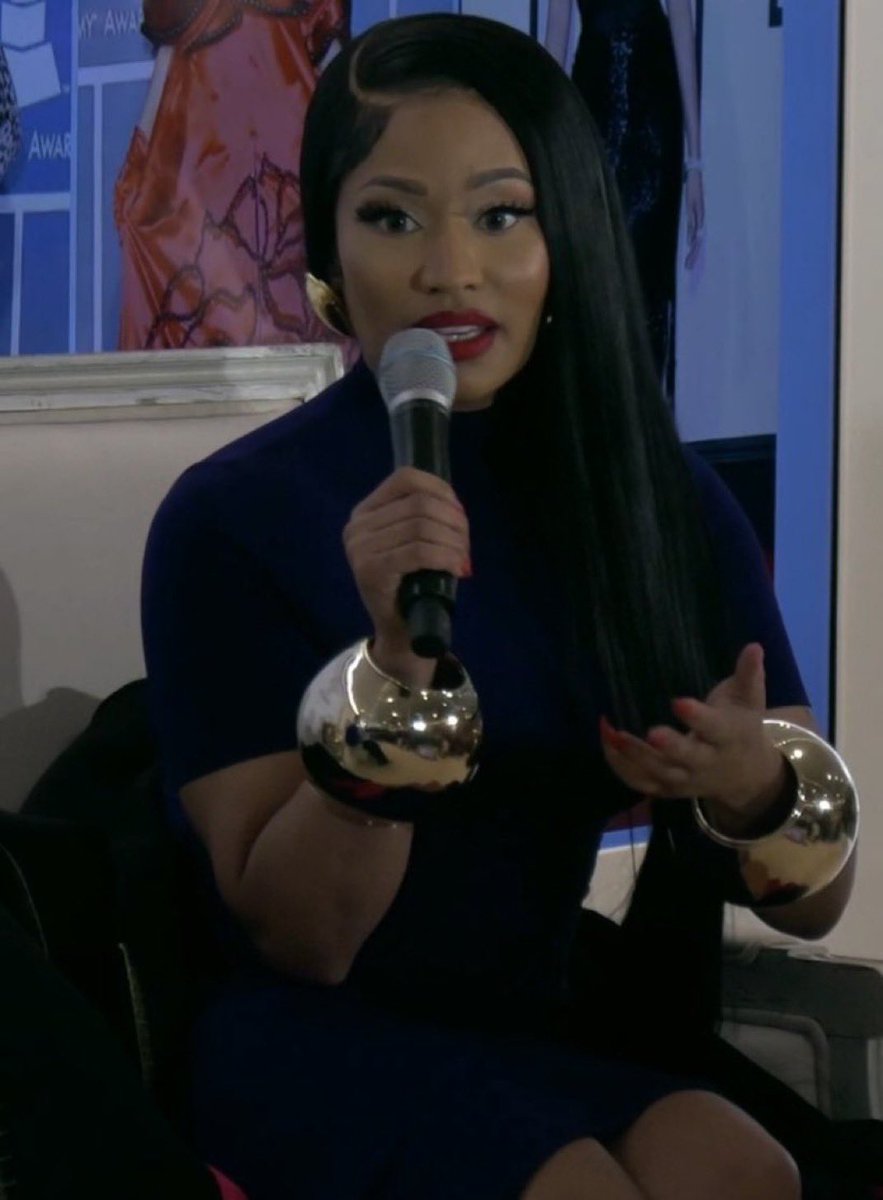YSLONIKA's tweet photo. OH NICKI LOOKS SO GOOD 😍 https://t.co/xf8oylH9qP