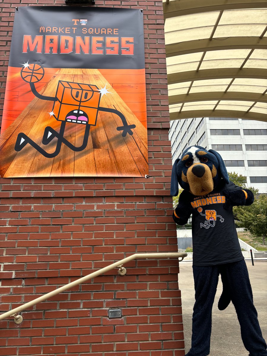 Vol_Hoops's tweet photo. the place to be Friday night

MARKET SQUARE MADNESS
7:30pm • Free Admission

More info » https://t.co/hMprbBgWF3