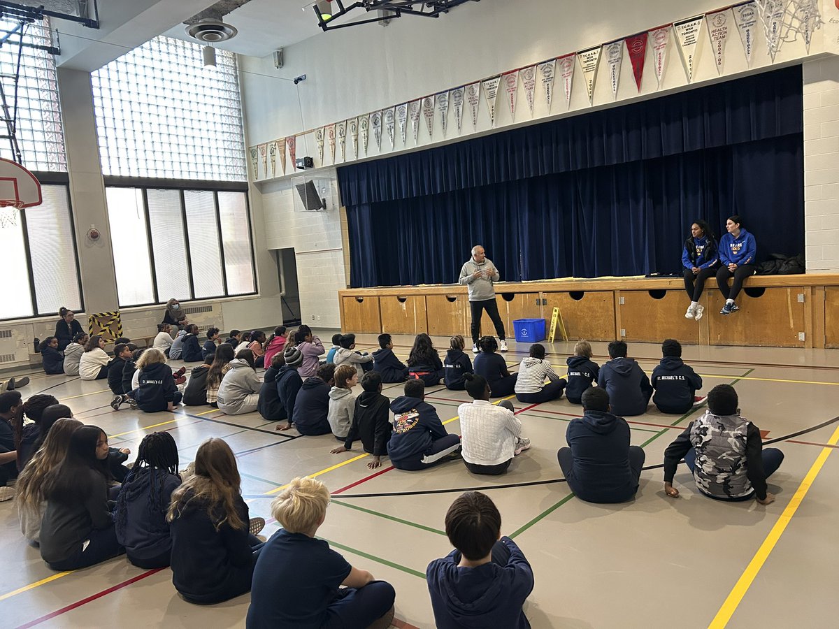LetraDavid's tweet image. Today was the 2nd TMU basketball team assembly for our @TCDSB student’s. @TMU_CoachD and his incredible team really did an amazing job. I can attest in seeing the amount of smiles and hearing so much screaming during the game how impactful the day was.