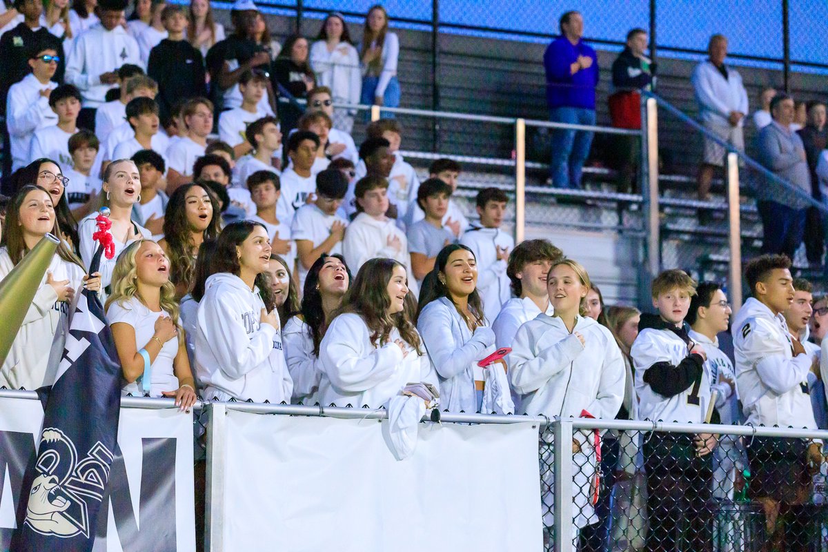 PaulVICatholic's tweet photo. Fall Weather + Friday Night Lights  + Panther Pride  + Alumni Family Tailgate  + Homecoming Football = a great evening at The Luke this past Friday!  🍂 🏈 🌮 ✨  🖤 💛#PVIPantherPride #PVIHomecoming #WeArePVI https://t.co/AfeCKSj10b