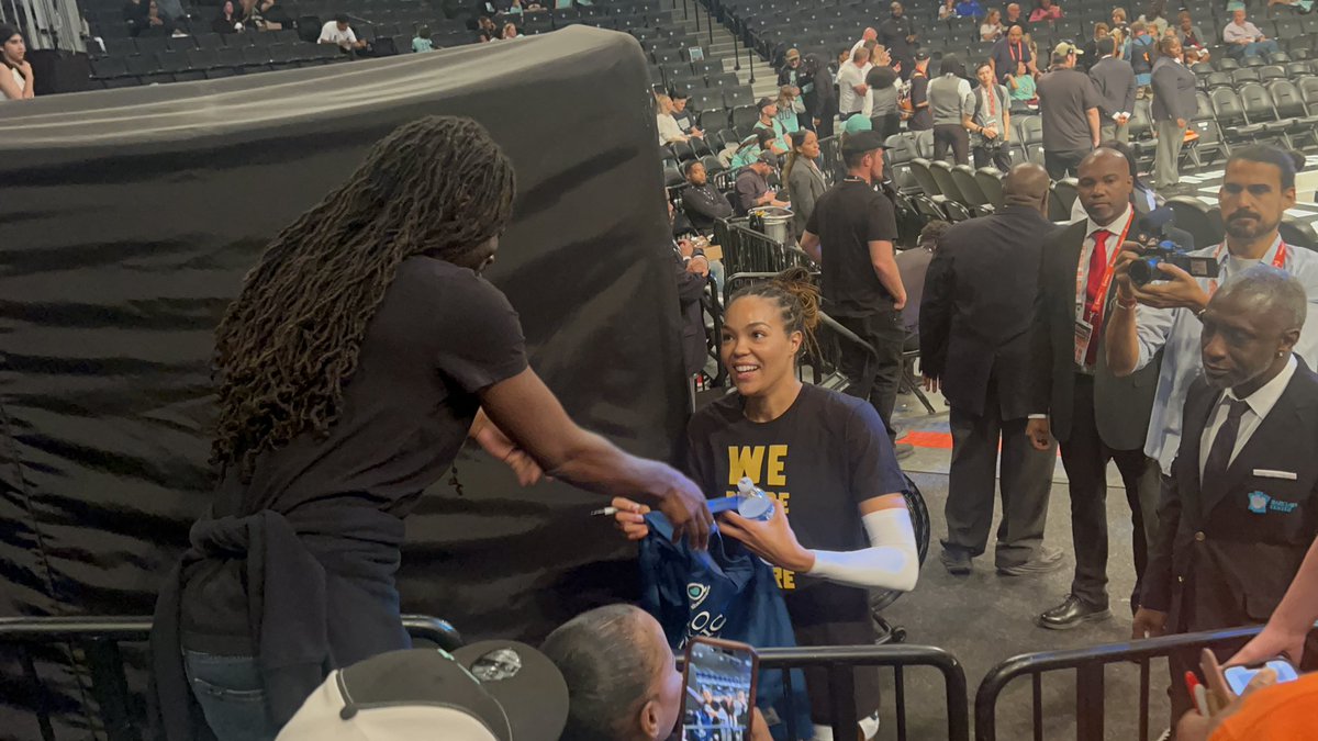 FRJ1982's tweet photo. I had a great time watching your games at Mogeghan and Barclays and enjoyed our brief conversation. You created one of my best memories that I will never forget. Let’s chase five! You and your team can do it bc I believe in you! Thank you for everything, @PHEEsespieces ! Go Lynx! https://t.co/VHuOrHpbTl