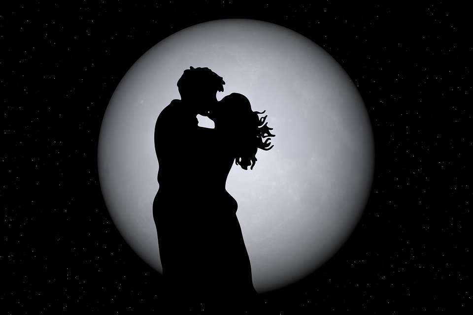 ...
Yaşı yaşınıza,huyu huyunuza uyan kişilere aşık olun. Yüz vermeyince homur,homur ediyorsunuz.🤭

                  HUZURLU GECELER...💫