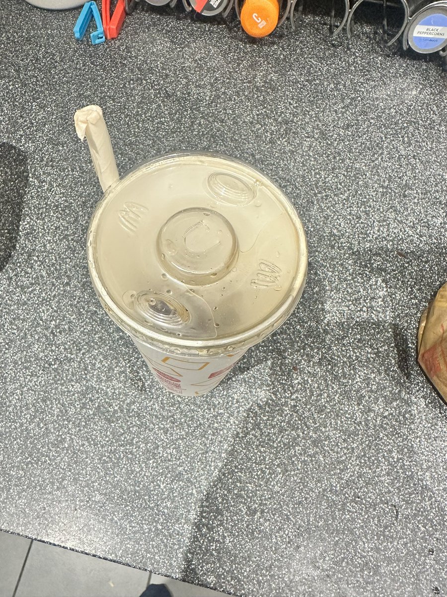 es_heritage's tweet photo. @Uber_Support @UberEats I just had an order delivered where it was inedible and was soaked to the point the bag and inner packaging was falling apart and the food soggy. I have tried processing it on the app but every time I try to upload a photo it tells me it’s invalid. https://t.co/x4KOlMvs1S