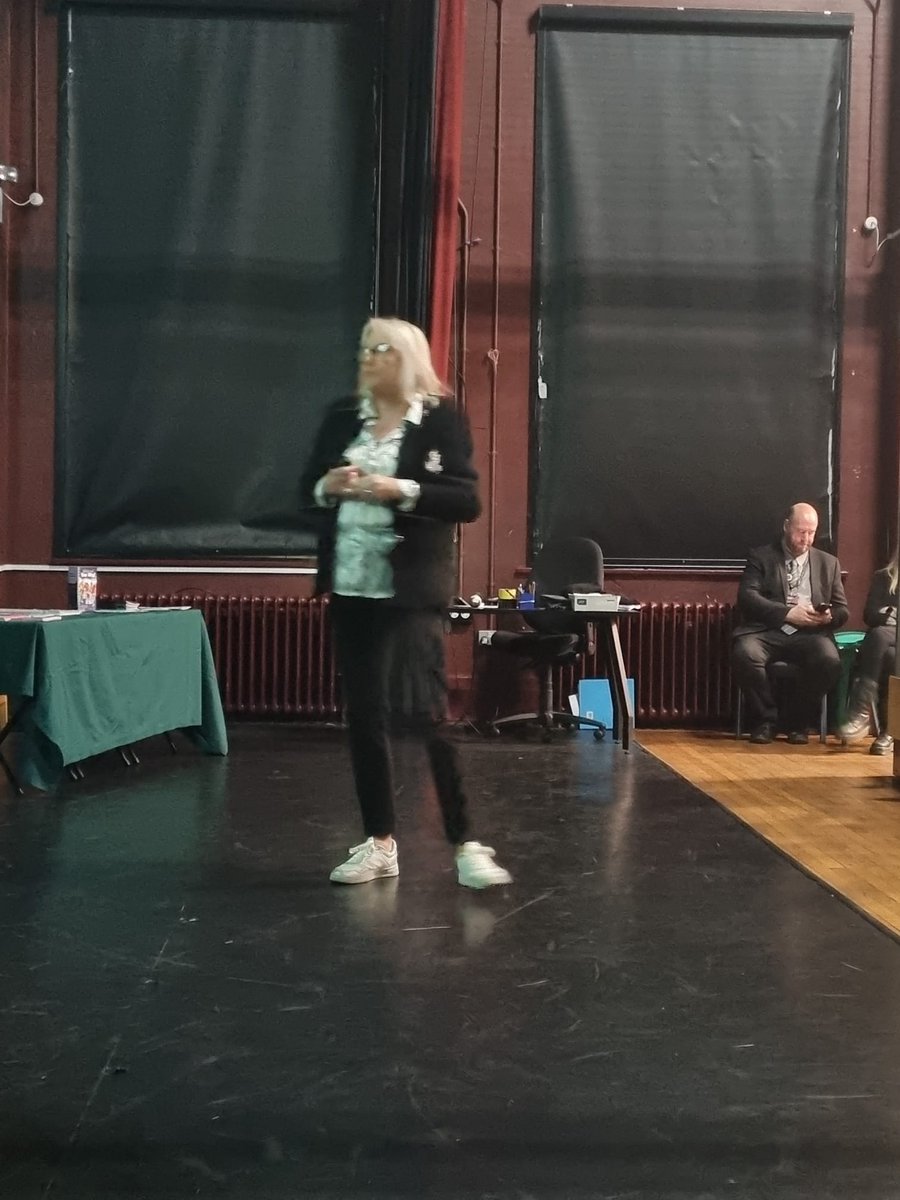 DCTrainingNet's tweet photo. Delighted to have been invited into @DHSBoys for tonight's post-16 options evening. Love being able to share all the exciting #Apprenticeship opportunities that are out there including #degreelevel & #higherapprenticeships - #careers #nextsteps https://t.co/qn8KCXStXN