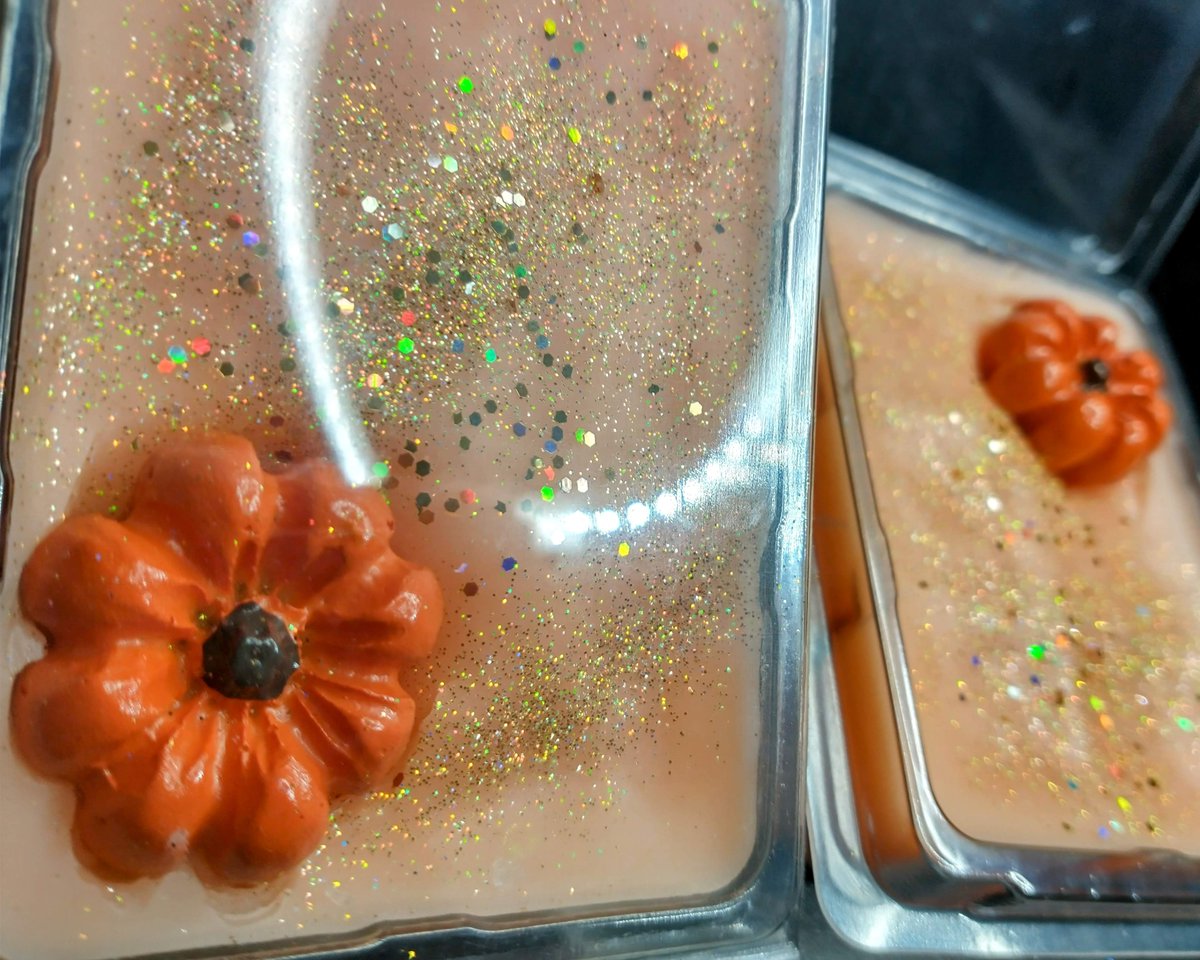 TCWitchBox's tweet photo. Pumpkin Queen Wax Melts ~ Tart Wax Melts ~ Strong, Balanced, & Festive Scents ~ 2oz clamshell ~ Coconut Tart Wax Melts ~

Artisan Coconut Tart Wax Melts ✨
Strong Scent Throw & Highly Aromatic

༄࿔･🎃 Pumpkin Queen - A delightful blend of pumpkin spice, marshmallow, & vanilla. (Similar to BBW's)

**please remove the decorative items before using the wax melts**