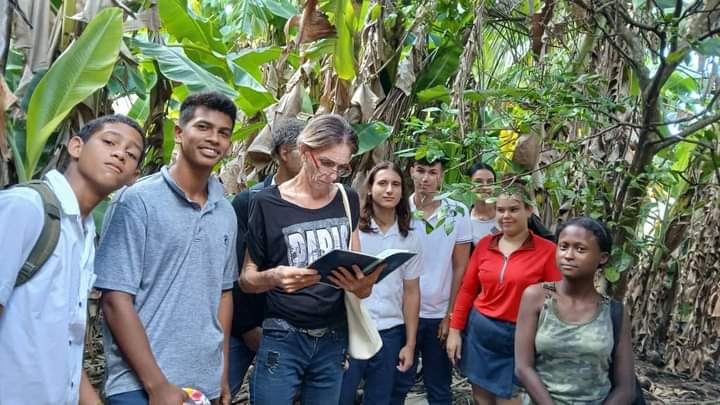 dmecolon's tweet photo. Concursos, matutinos especiales, visitas a organopónico, charlas educativas se desarrollan en las instituciones educativas #ColonEnVictoria celebrando el Día de la Alimentación #CubaPorLaSalud #MatancerosEnVictoria @CubaMined @comunicadoramtz https://t.co/Tgey6VZPWQ