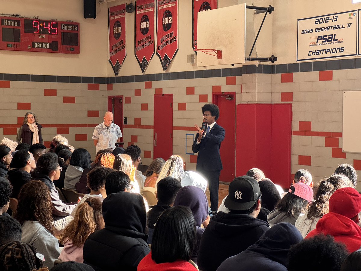 Joshua Poyer (@joshuapoyer) on Twitter photo “We’ve got to be fired up in the movement for justice, rooted in love, because this moment requires you.”
Big thanks to the incredible <a href="/Justinjpearson/">Justin J. Pearson</a> for visiting <a href="/FannieLouHS/">FLHFHS</a> and getting our young people fired up!
#BPLvotes <a href="/bigpiclearning/">Big Picture Learning</a> “We’ve got to be fired up in the movement for justice, rooted in love, because this moment requires you.”
Big thanks to the incredible <a href="/Justinjpearson/">Justin J. Pearson</a> for visiting <a href="/FannieLouHS/">FLHFHS</a> and getting our young people fired up!
#BPLvotes <a href="/bigpiclearning/">Big Picture Learning</a>
