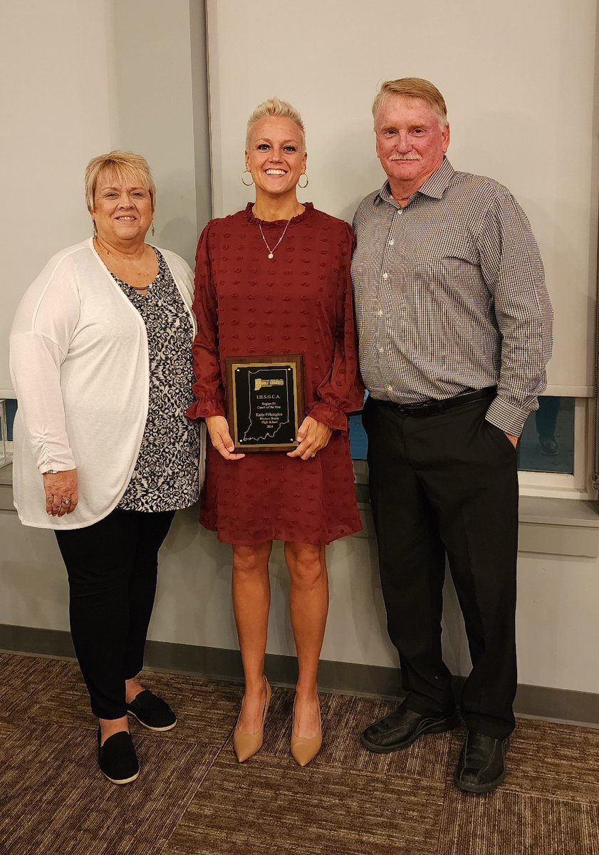 KatiePilk4's tweet photo. It was an absolute honor to be selected as the IHSGCA Region 3 Girls Golf Coach of the Year! Thank you to all the coaches that I have had to pleasure of coaching against and meeting through all the years! @WeboGirlsGolf https://t.co/labsbespYm