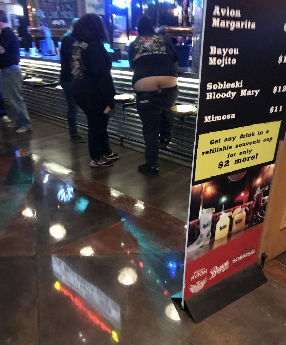 The elder emos have begun to descend on Vegas for the When We Were Young festival <a href="/WWWYFest/">When We Were Young</a> #whenwewereyoung #wwwy #LasVegas #Vegas #VegasBorn #emo #elderemo #PUNK