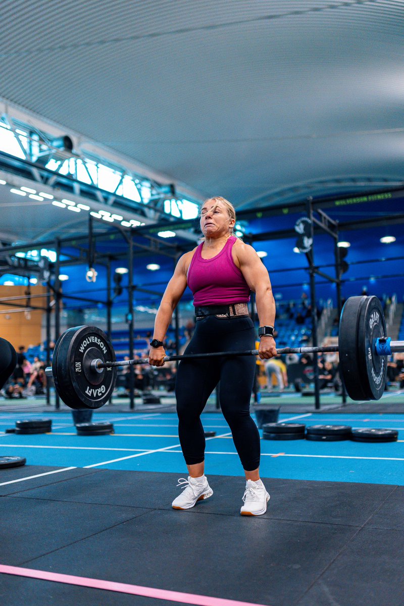 HannahKateG_'s tweet photo. Competing with my sister is the best 🩷

#competition #crossfit #fitness https://t.co/Sk3qW6pE2Q