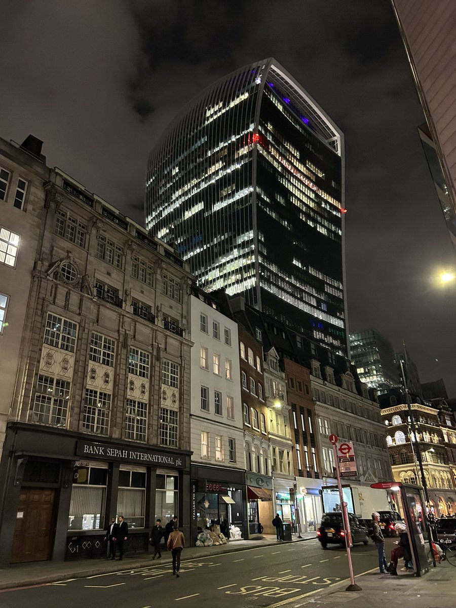 drcazz's tweet photo. Arrived in London for the National Medical Leaders Summit tomorrow to discuss the NHS strategy for the coming years #LeadershipMatters #medicaldirectors @NHSEngland @AmandaPritchard @NHSEnglandNMD @UHMBT oh… and a cool building on the way to the hotel 😂 https://t.co/1enSPVR7dl