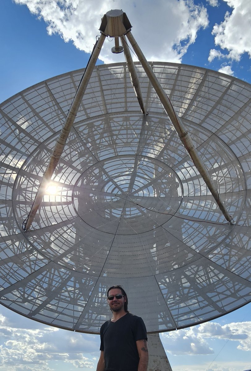 jakeXwave's tweet photo. WE ARE HOME 📡 These were my first words upon making contact with the lunar surface ahead of the SignaLuna 1 mission. This mission has been years in the making, a dream of finally reaching the Moon.

A short story of SignaLuna 1, the first tokenized asset to make contact with the lunar surface and return to Earth.

Upon arriving at the Paul Plishner Radio Telescope, owned and operated by the Deep Space Exploration Society, I was in awe of the 18-meter dish, capable of transceiving signals to and from celestial objects. This dish regularly listens to pulsars from the outer arms of the Milky Way and beyond. As an amateur radio astronomer, how could one not be thrilled to now SEND data to the cosmos?

I imagined the awe the Voyager probes must have observed passing by the Moon on their way toward interstellar space. I thought of the incredible scientists who architected the Voyager missions and the engineers who built the technologies, showing humanity we have the potential to belong among complex life forms across the stars. 

As Kevin Flynn from TRON said, "I kept dreaming of a world I thought I'd never see. And then, one day, I got in."
