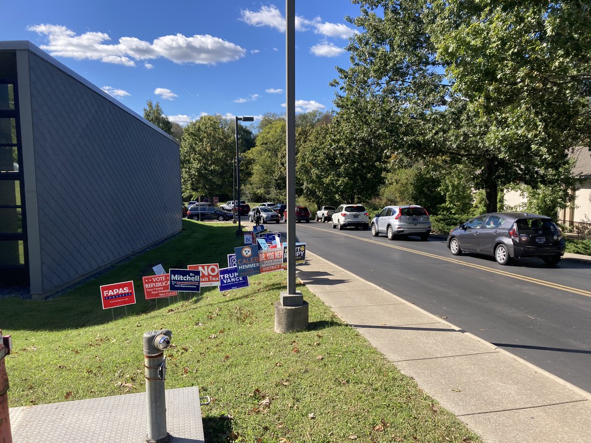 bundgaard2's tweet photo. When cars crowd library parking lots and lines form along book stacks, you know it’s the first day of early voting in Nashville for a presidential election. Edmondson Pike Library. Two more weeks to cast ballots if you don’t like today’s crowd. https://t.co/FDC61aXy1w