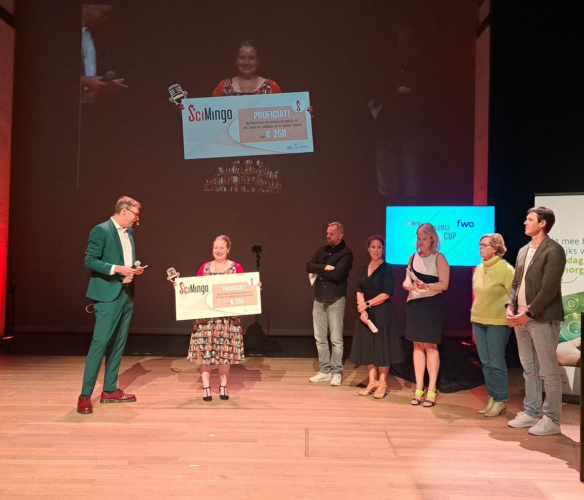 <a href="/DeGreveLore/">Lore De Greve</a> @UGent @Ugentlw neemt de bronzen medaille mee naar huis! 🥉