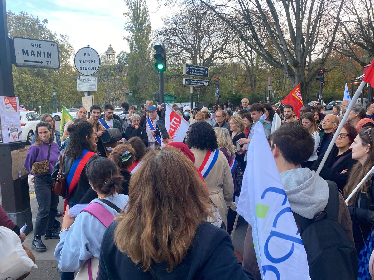 toit_18's tweet photo. #enfants écoliers à la rue 
@UL19_FCPE75 @FCPE_Paris @FrancoisDagnaud ouvrons le #LycéeBrassens pr abriter qq unes des 500 familles sans abris ds #Paris. Il n'y a plus qu'à le vouloir, tt est prêt. 
#Fraternité 
Ns comptons sur vs💕 https://t.co/IFGGoLMFqr