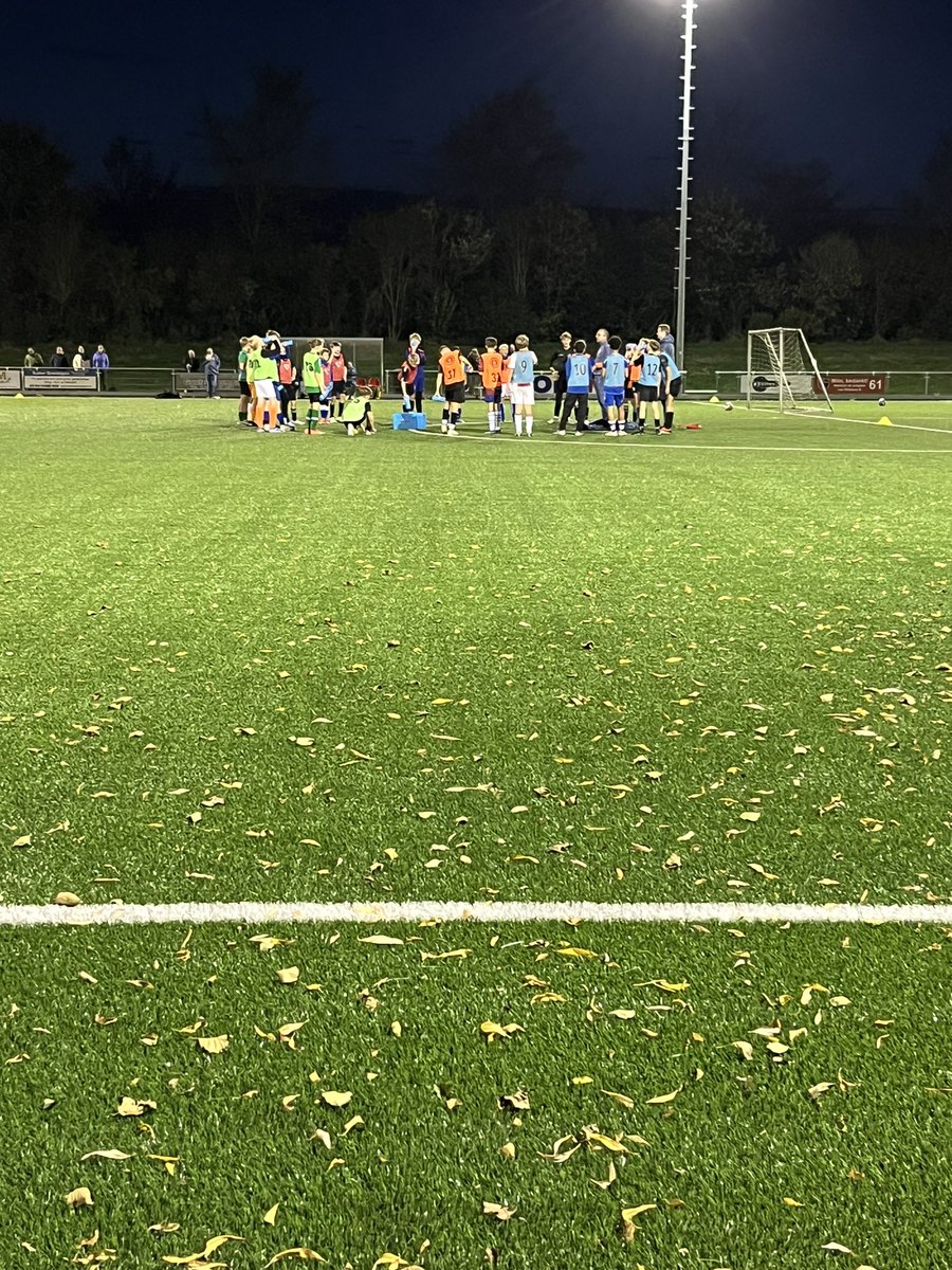 FrancisVeenema's tweet photo. #selectietraining #jo14 #knvb #knvbnoord #jeugdscouting #fcgroningen @KNVB @KNVBNoord @fcgopleiding @fcgroningen https://t.co/wkNfNwaSby
