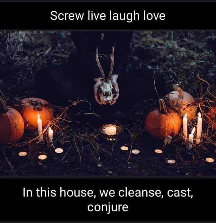 witchravenwood's tweet photo. Thoughts of a wood witch… 💀🍂✨ https://t.co/kQXPr0vBqq