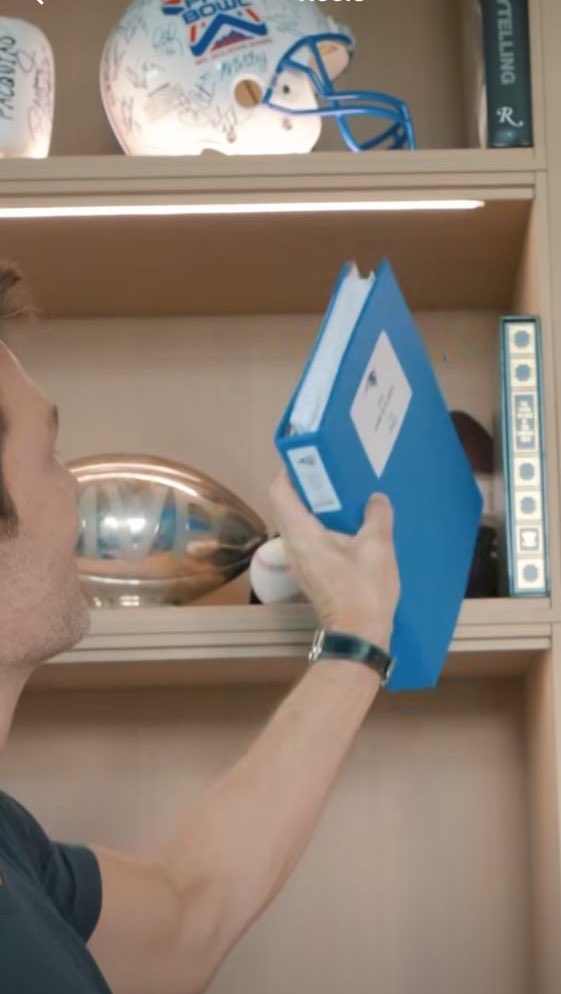 LarryChiang's tweet image. Are you just b-12

B-12. #ch12