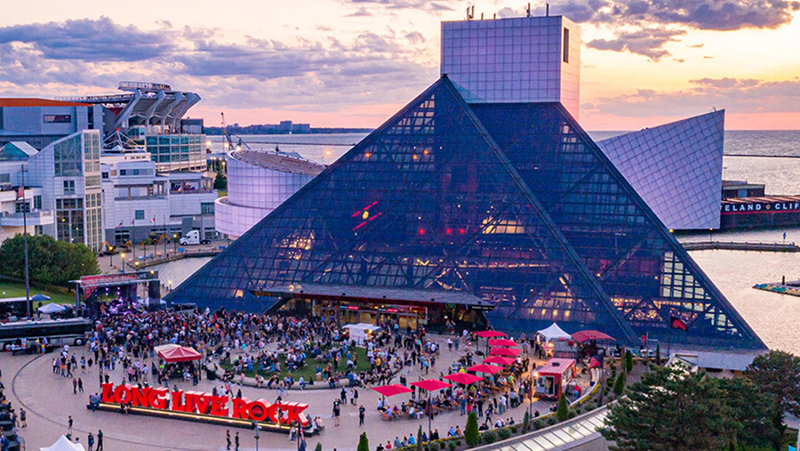 Every year we get a new Rock And Roll Hall of Fame Induction Class and every year it seems to be ripe with controversies. This year some important artists in rock history are finally getting inducted, artists like Peter Frampton (how #
clevelandrockandroll.com/rock-hall-snub…