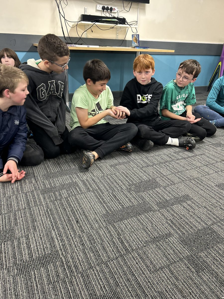LlanFachPrm's tweet photo. A quiet game of “keys” started off our evening fun! https://t.co/vyjXule74B