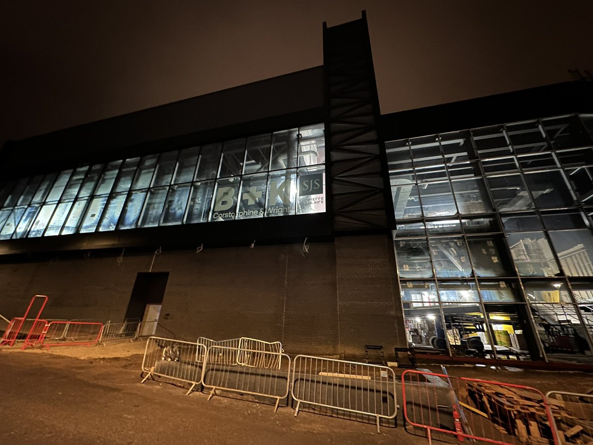 John_Forkin's tweet image. @MarketingDerby Bondholder preview tonight of the impressive @becketwelllive venue, funded by @DerbyCC part of @StJamesSecLtd Becketwell, tour started at Belong Bar, hosted by @ASMGlobalLive &amp;amp; @bandkbuild - 3,600 capacity &amp;amp; a true game changer for Derby. Opening spring 2025.👌