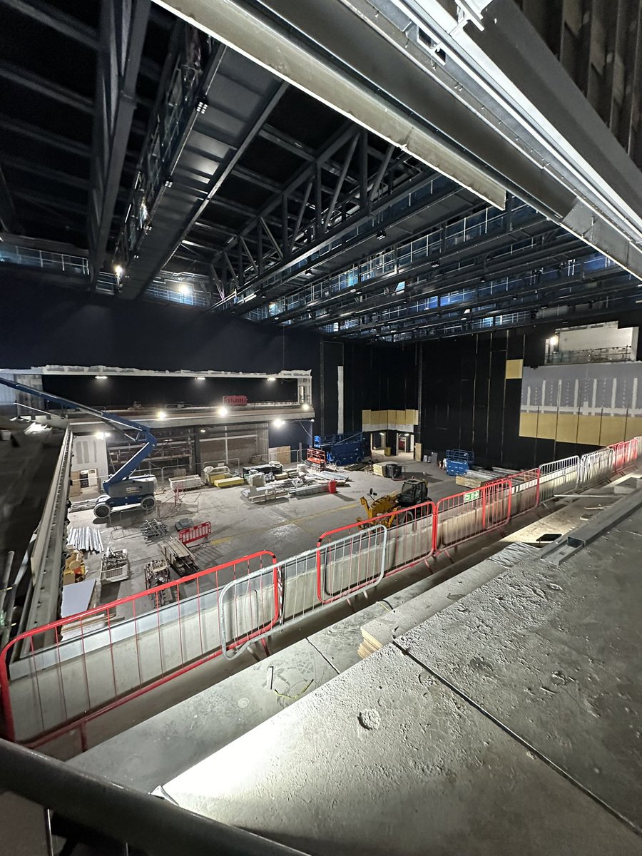 John_Forkin's tweet image. @MarketingDerby Bondholder preview tonight of the impressive @becketwelllive venue, funded by @DerbyCC part of @StJamesSecLtd Becketwell, tour started at Belong Bar, hosted by @ASMGlobalLive &amp;amp; @bandkbuild - 3,600 capacity &amp;amp; a true game changer for Derby. Opening spring 2025.👌