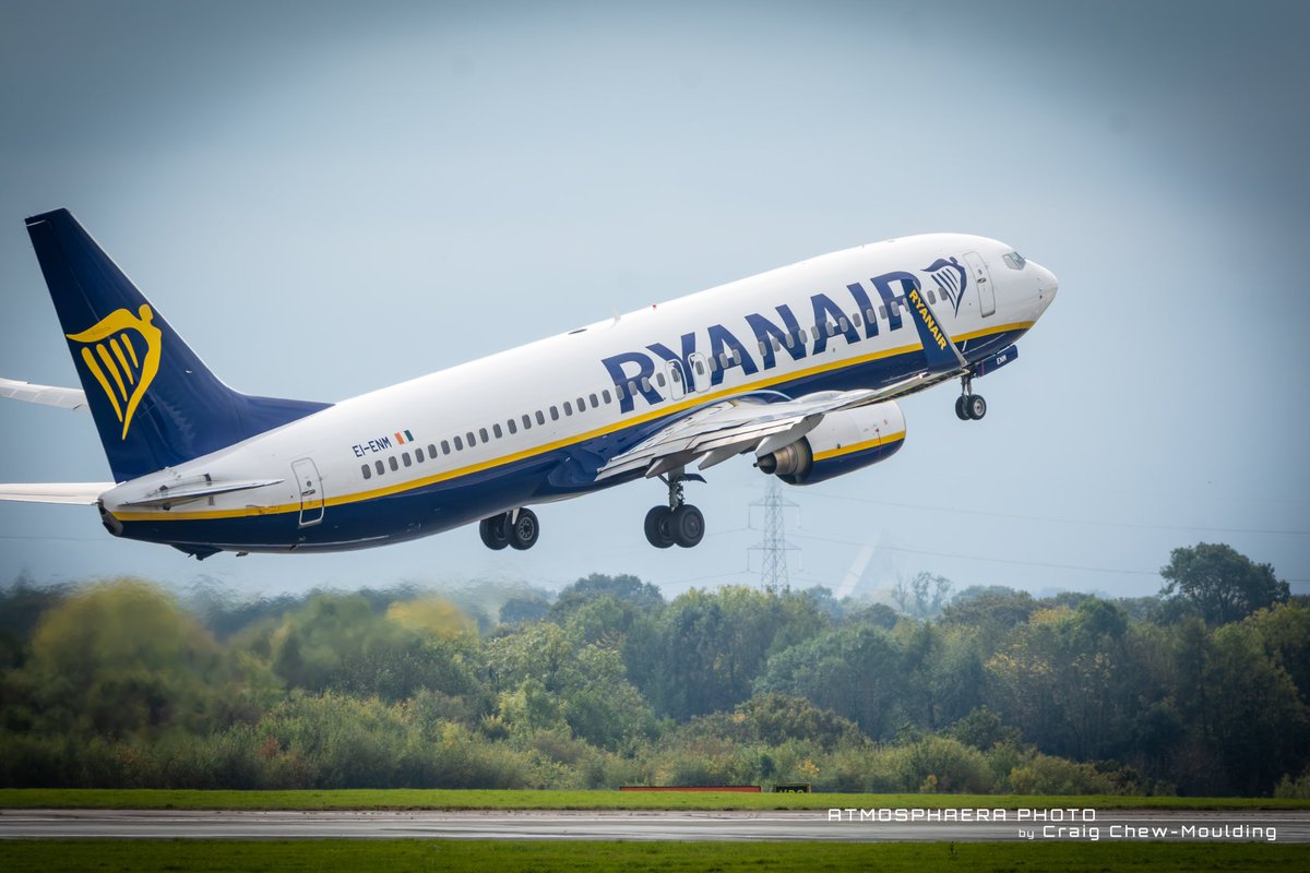 tmosphaera's tweet photo. #avgeek @Ryanair @BoeingAirplanes 737-8 EI-ENM #aircraft #aviationgeek #instaplane #instajet #plane_picture #dailyplanepics #excellentaviation https://t.co/LDIc2vW9qf