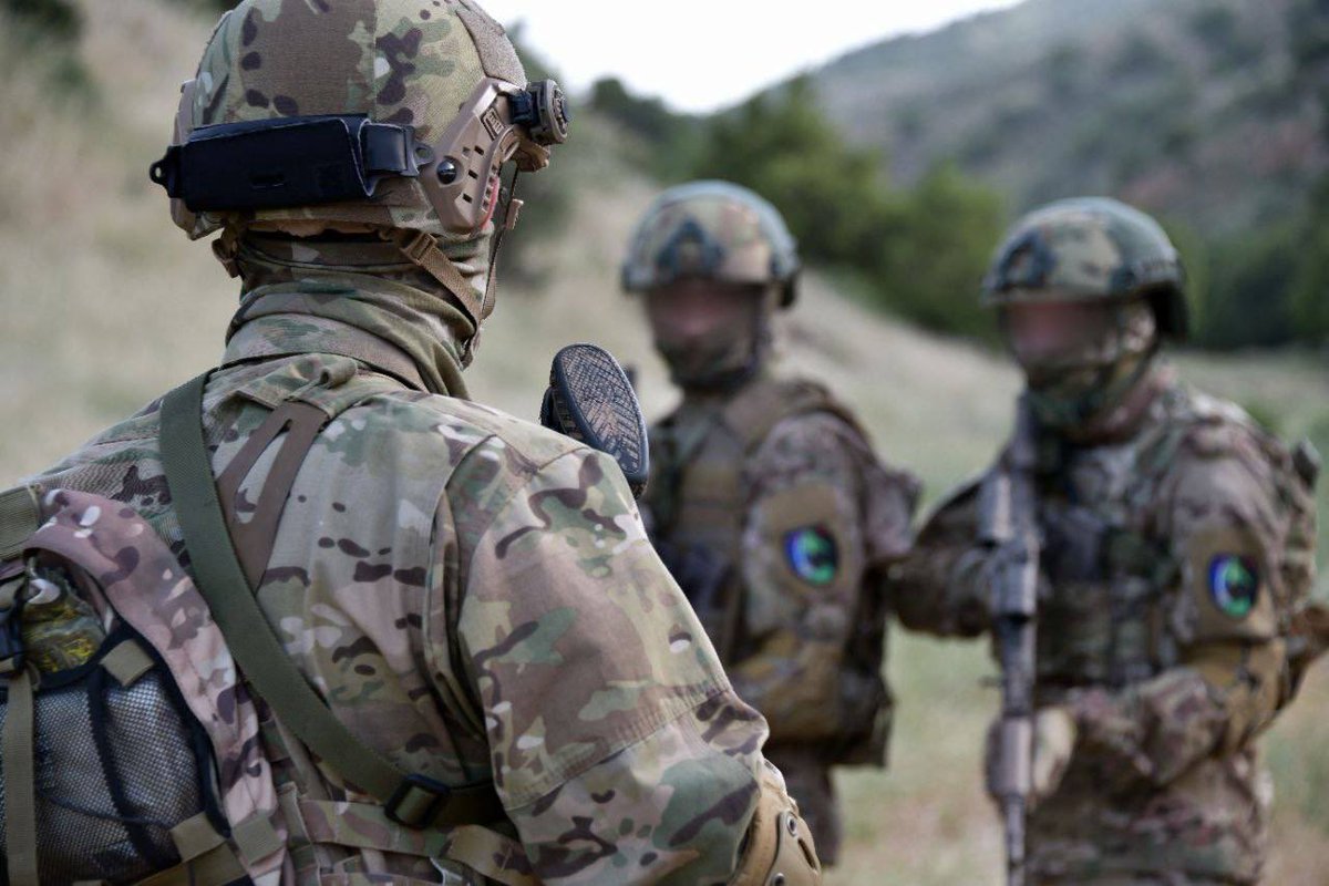 🚨 عاجل:
ضربة قاسية للوحدة الإسرائيلية! سقوط 15 بين قتيل وجريح من لواء غولاني في هجوم مباغت لحزب الله على الحدود اللبنانية.
الصدمة الأكبر: فقدان الاتصال بعدد من الضباط، وسط تقارير تشير إلى احتمال أسرهم. هل بات حزب الله يمسك بالورقة الحاسمة في الصراع؟
#إسرائيل #حزب_الله #لبنان