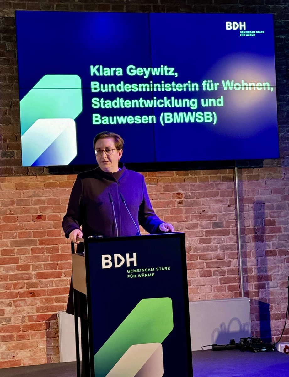 „Sorry Heizungsindustrie“ sagt BM Geywitz zum Politisieren beim #GEG #Heizungsgesetz | #BDH Jubiläum #TURNINGTOFUTURE #Berlin #freiewaerme