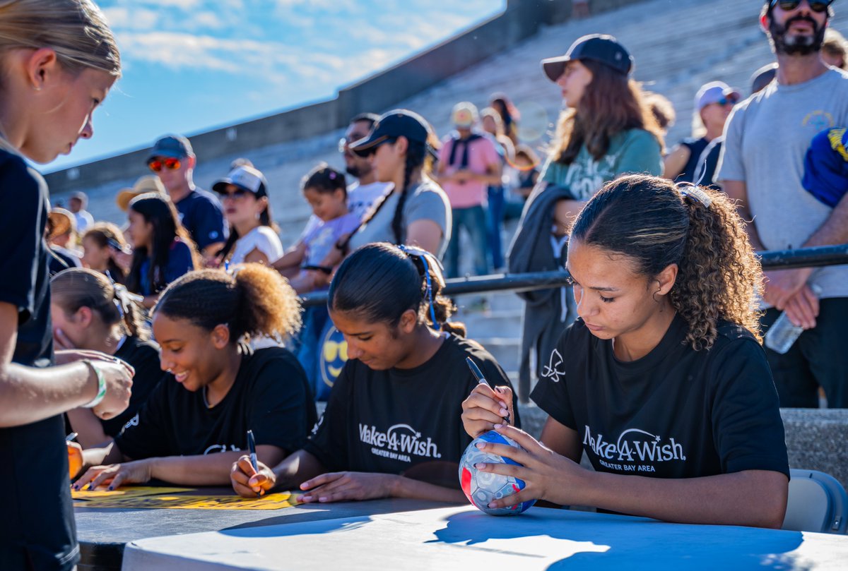 CalWSoc's tweet image. Sunday was special💫

Thank you @CalCameronInst for making our @WishGreaterBay dedication game possible!

To our #CalFamily, 1500 strong, who showed up and helped us raise $7,500 - Thank YOU! You made this day very special.

#GoBears