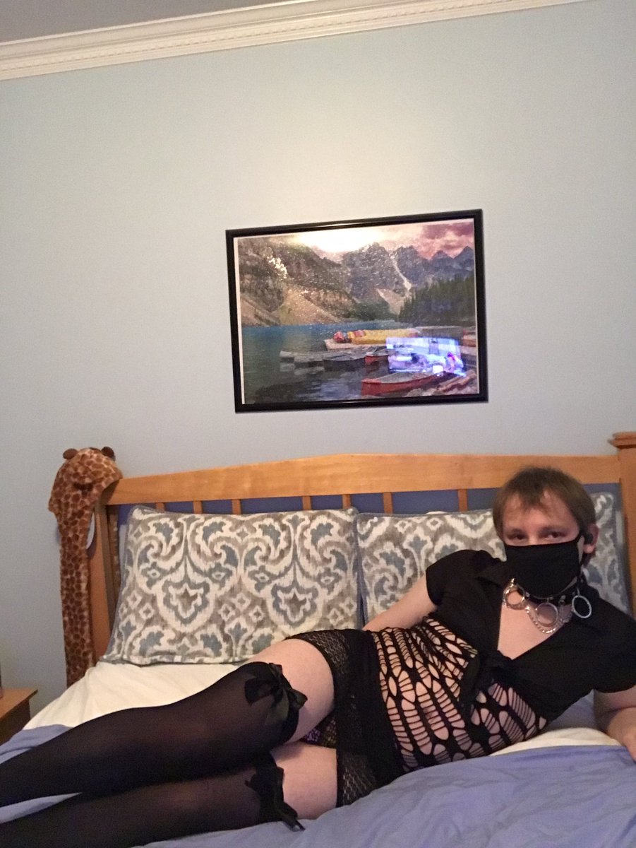 AlexLycanrock10's tweet photo. Care to join a femboy in bed? https://t.co/cZtipvQUtr