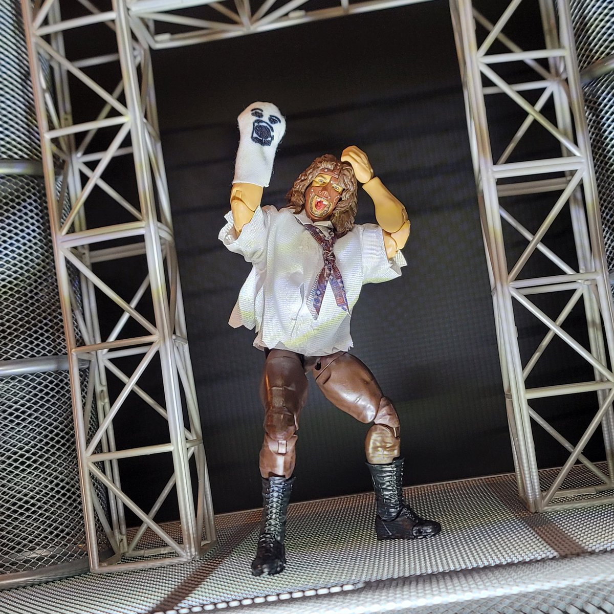 SweetJimReaper's tweet photo. I took some random pics last night on the entrance stage with Stone Cold, Mankind, The Rock 'n' Sock Connection, and The Ministry of Darkness! https://t.co/rVXKwsmFbN