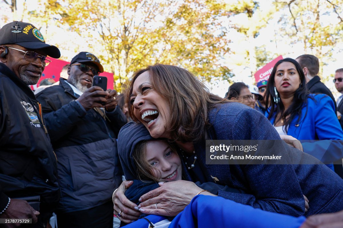 Getty Images News (@gettyimagesnews) on Twitter photo U.S. Vice President Kamala Harris greets supporters after speaking at a campaign event in Washington Crossing, Pennsylvania. The Harris campaign organized the event to showcase several former Republican lawmakers who supported Harris's candidacy.đź“·: <a href="/AnnaMoneymaker/">Anna Moneymaker</a> U.S. Vice President Kamala Harris greets supporters after speaking at a campaign event in Washington Crossing, Pennsylvania. The Harris campaign organized the event to showcase several former Republican lawmakers who supported Harris's candidacy.đź“·: <a href="/AnnaMoneymaker/">Anna Moneymaker</a>