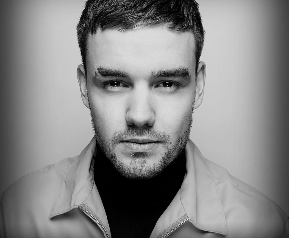 Como médico les recomiendo ir abrazar a su amiga directioner y denle el apoyo necesita. 

Descansa en paz, Liam Payne.