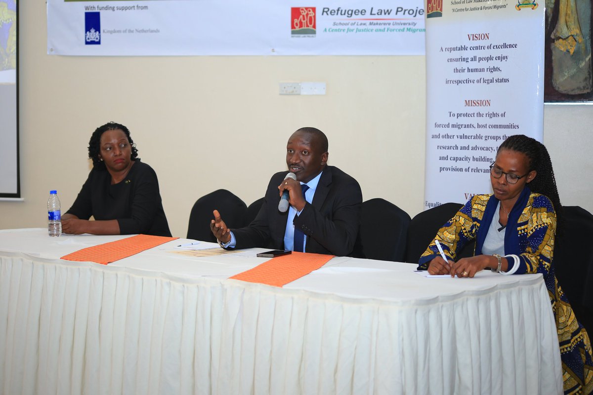 infoclaudia85's tweet photo. #RCFM8 - Panel 1 sur l'exploitation du potentiel du #MPHSS pour améliorer le bien-être des #MigrantsForcés @MaryKampogo @counselInno &amp; Etheldreda Nakimuli Mpungu, MD, PhD ont amorcé une discussion fructueuse avec le public engagé #Moyensdesubsistance #Réfugiés 1/4. https://t.co/XFE3waNWFz