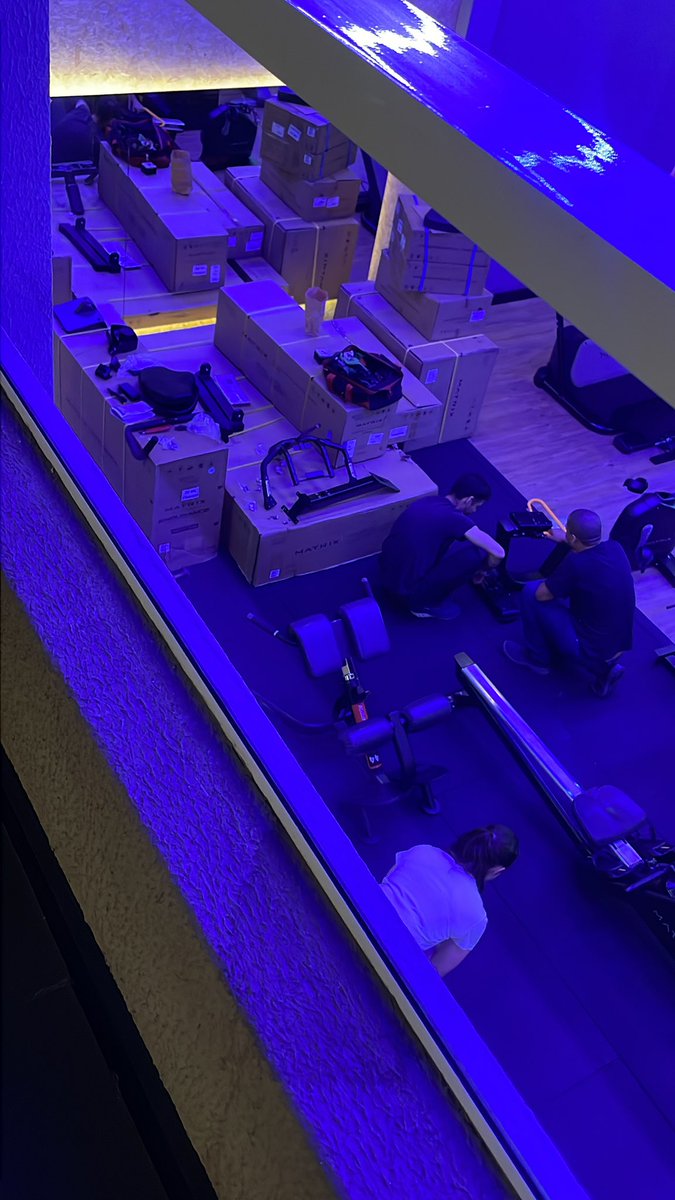 Na semana q quero sair da SmartFit ela aparece com brinquedos novos 🤡