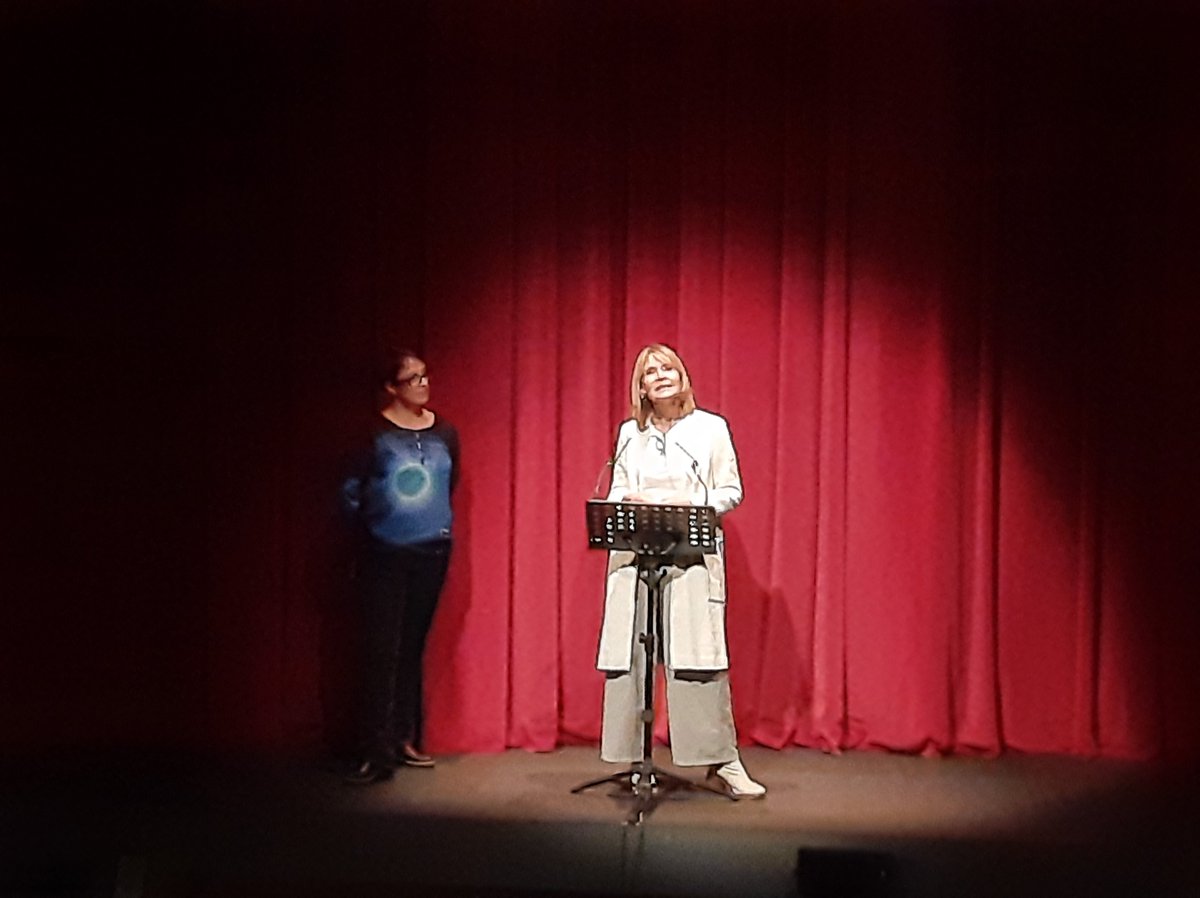 MartaFdezJurjo's tweet photo. 14/10 Acte oficial d’inauguració del curs 2024-25 de l'Institut del Teatre amb la dir. #NúriaPlana i la presidenta de @diba
@LluisaMoretSabi. Commemoració dels 25 anys de l’Escola Superior de Tècniques de les Arts de l’Espectacle #ESTAE amb lliçò inaugural de Chris Van Goethe. https://t.co/CGkGFl20t1