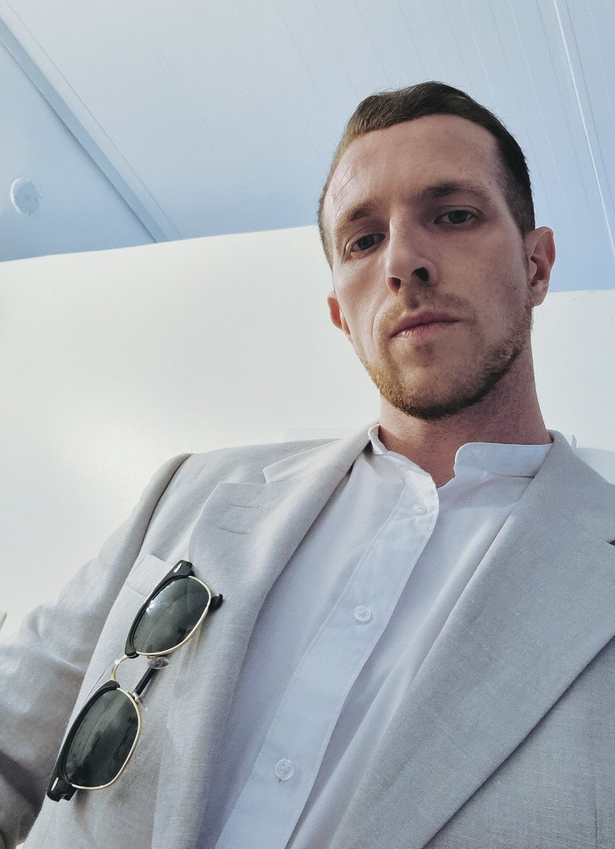 TommyJCurts_'s tweet photo. Who's missed me in a suit? 🔥 https://t.co/kXEVWbZzs9