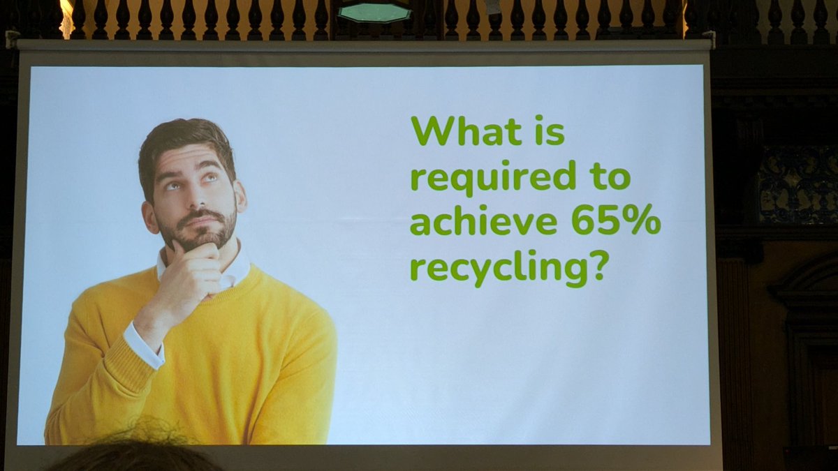 cookson_mike's tweet photo. Interesting night at #ClimateChangeForum at @Discovery_Mus with @GarethKaneLD.
Brilliant start hearing from the kids!
Not sure there was much that was new in the presentations though.
But some fantastic conversations around the tables which left me feeling reassured. https://t.co/YvYNHBHWhs